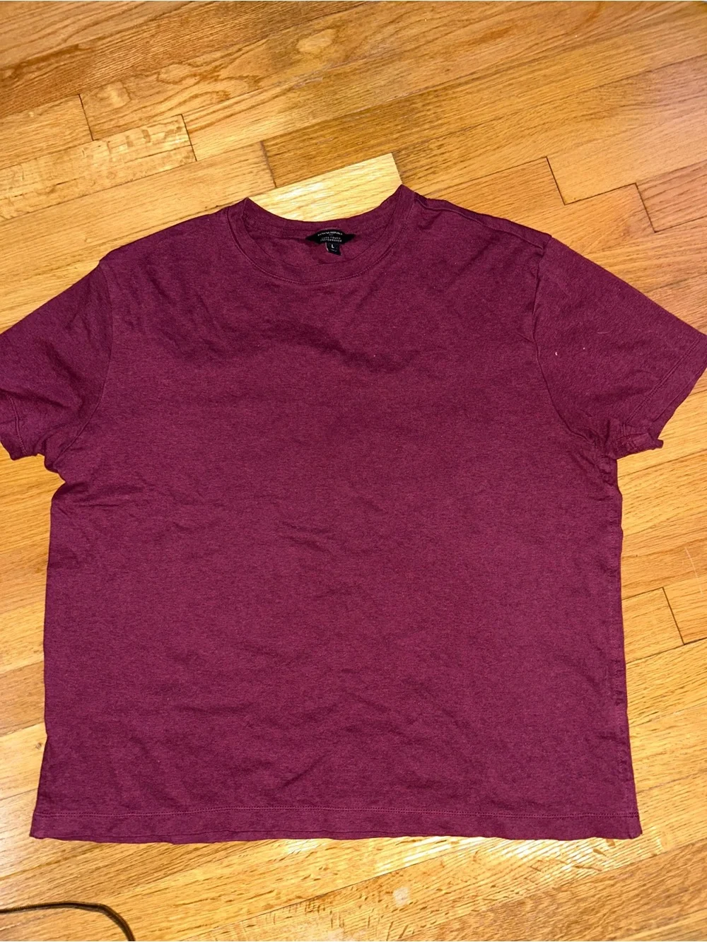 Banana Republic Men's Crew Neck T-Shirt - Wine